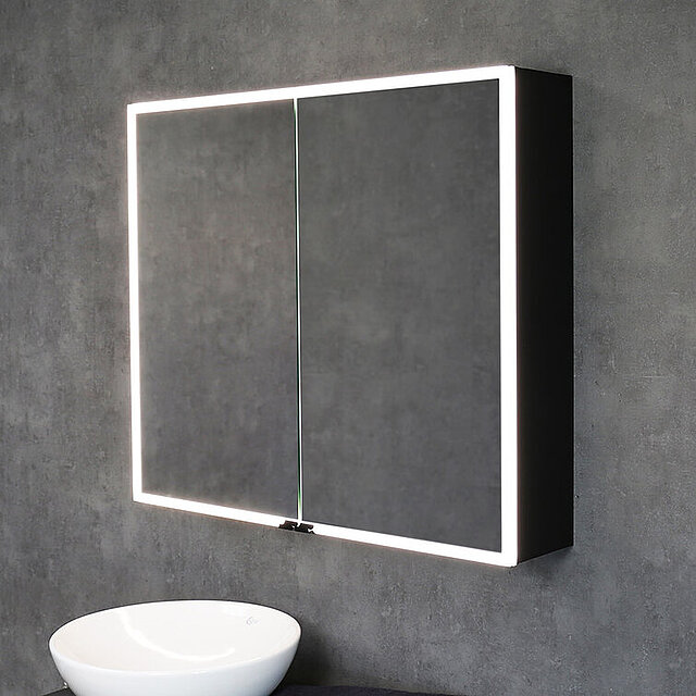 Ein moderner Badspiegelschrank mit LED-Leuchtkanten